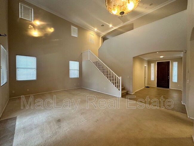 Building Photo - 3691 E Kingbird Pl