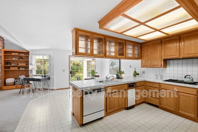 Building Photo - 7723 River Landing Dr