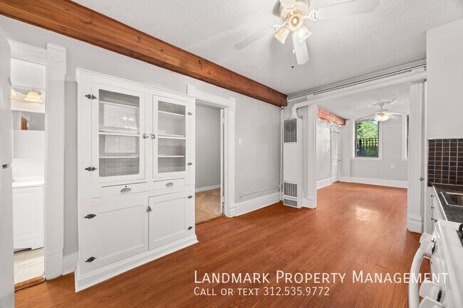 Building Photo - 1124 N Wolcott Ave