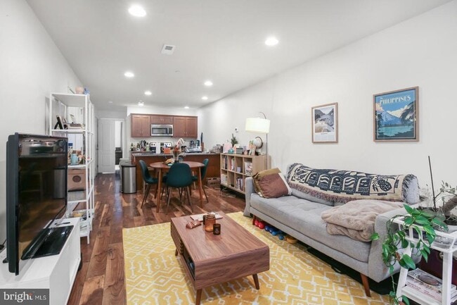 Building Photo - 134 S 46th St