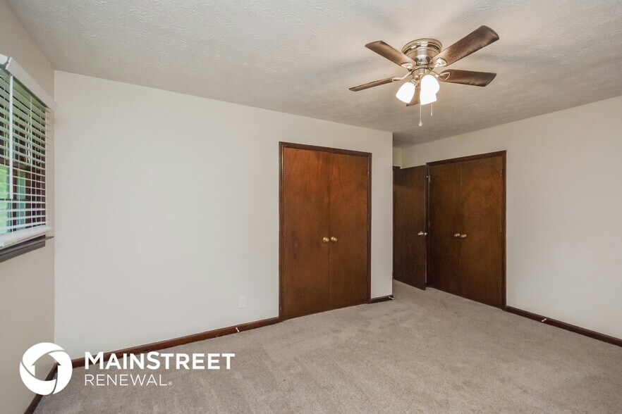 Building Photo - 2245 Pinewood Dr