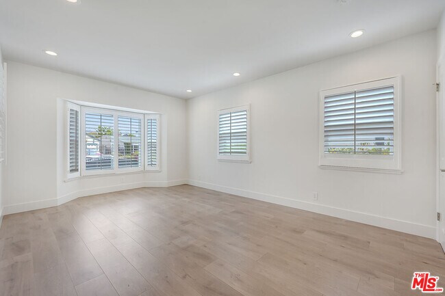 Building Photo - 149 S Kenter Ave