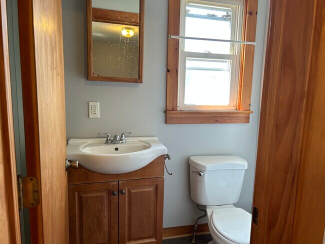 Building Photo - 239 N Main St