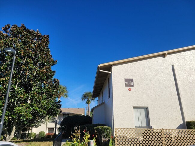 Building Photo - FOR RENT!!! BEAUTIFUL AND SPACIOUS 1 BED 1 BATH CONDO (MOVE IN SPECIAL)...