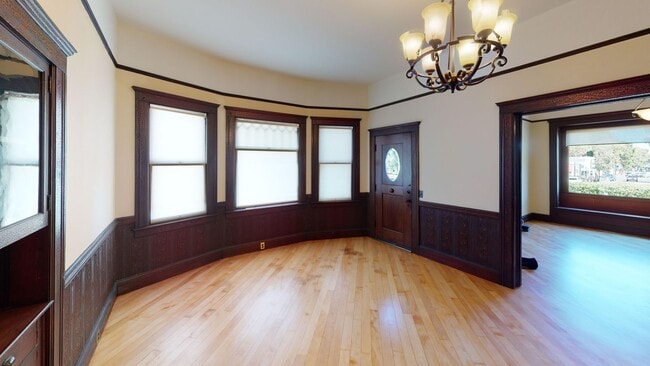 Building Photo - Beautiful 4-Bedroom Home in the Heart of San Luis Obispo!