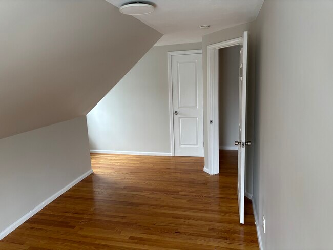 Building Photo - 14 Quigley Ave