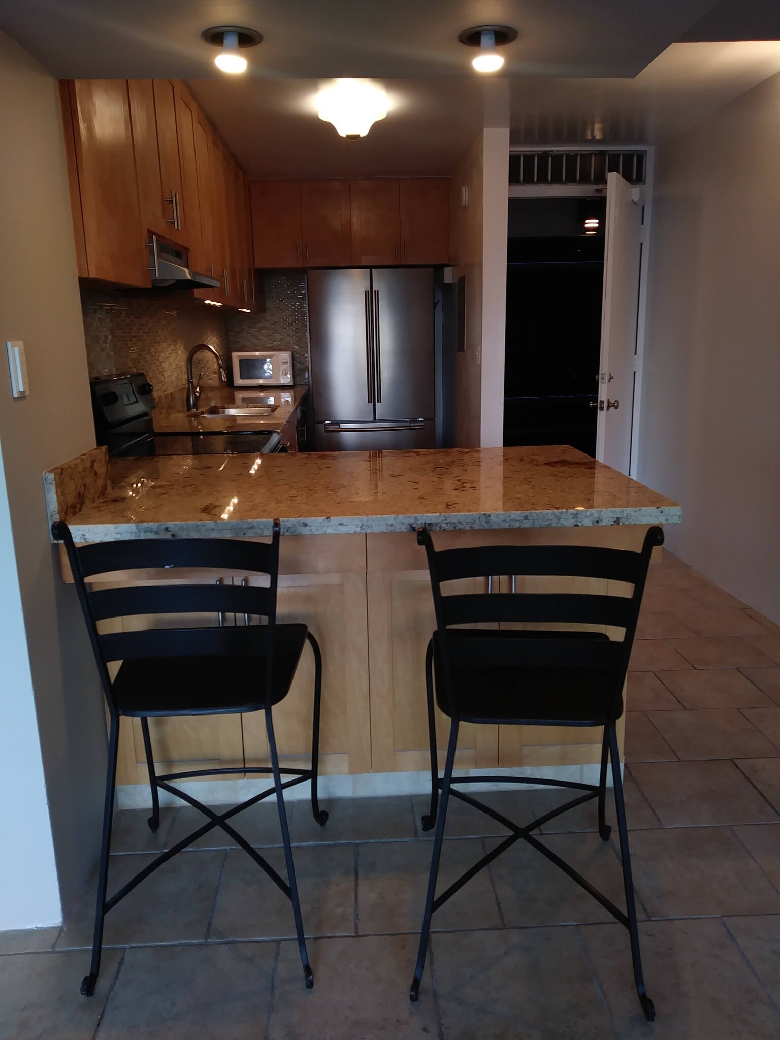 Building Photo - 1645 Ala Wai Blvd