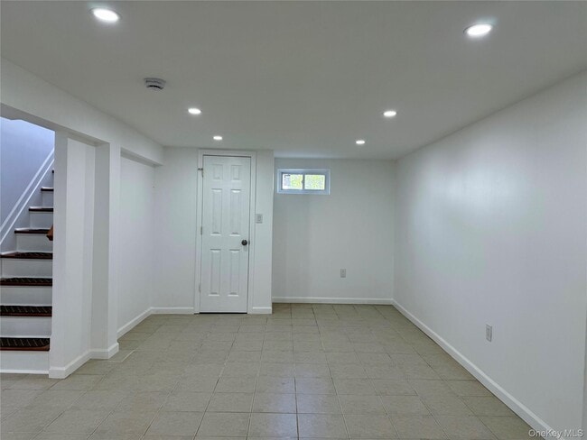 Building Photo - 48 79th Ave