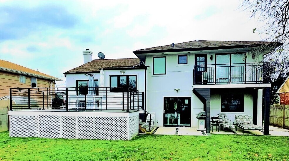 Building Photo - 640 Derby Ave