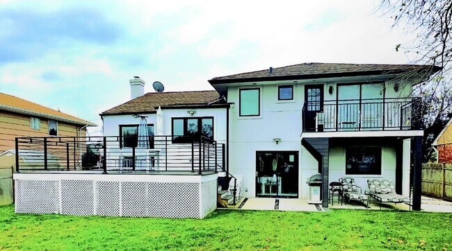 Building Photo - 640 Derby Ave