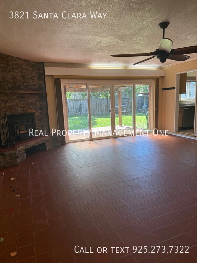 Building Photo - 3821 Santa Clara Way