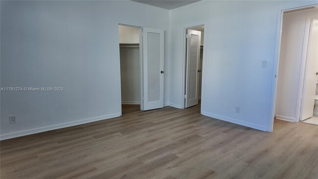 Building Photo - 3901 S Ocean Dr