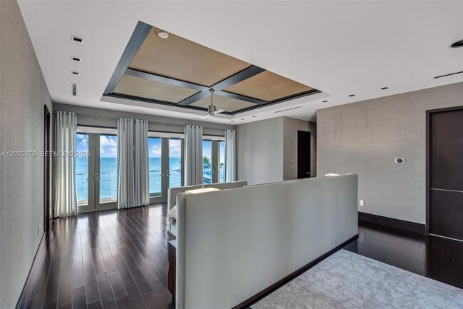 Building Photo - 760 S Mashta Dr