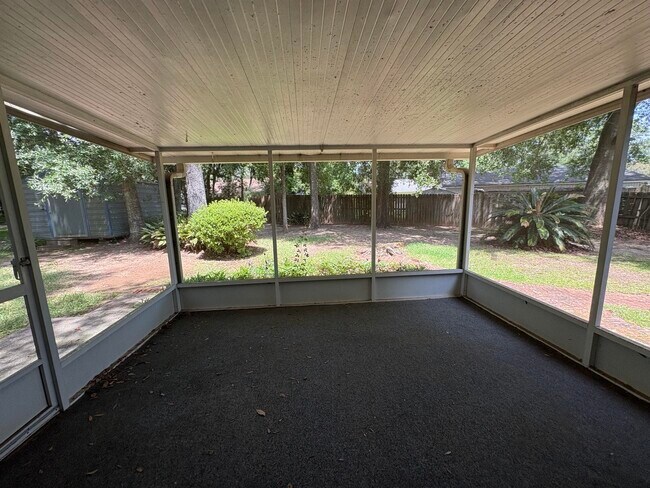 Building Photo - 460 Merlin Ct