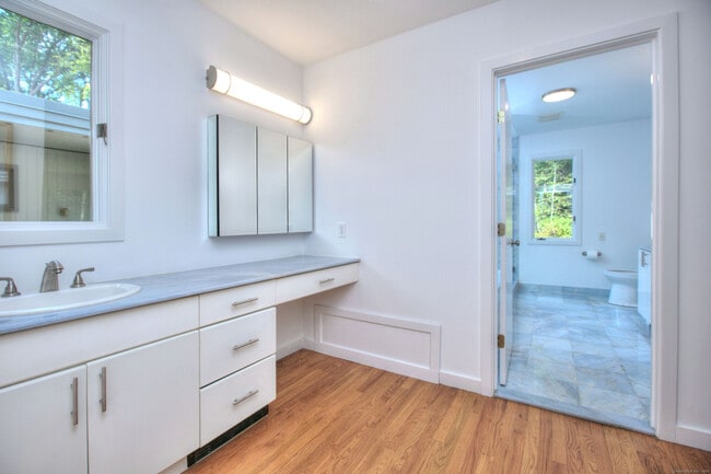 Building Photo - 208 Bayberry Ln