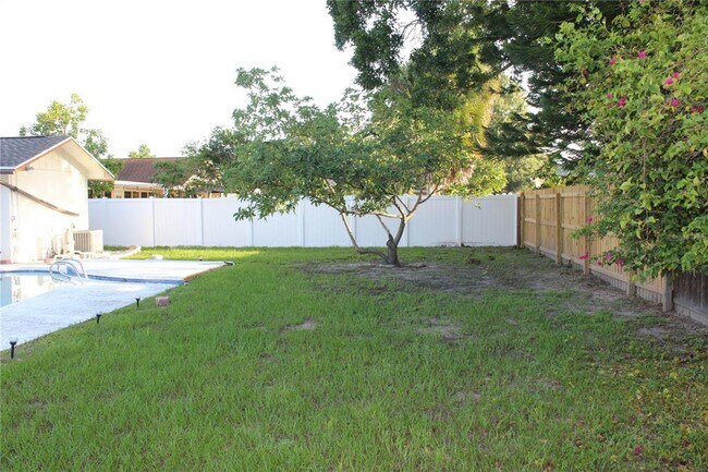 Building Photo - 5556 Pentail Cir