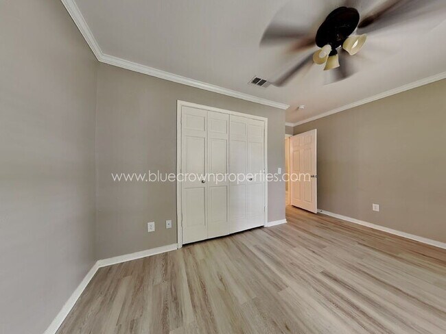 Building Photo - 1804 Mercedes Pl