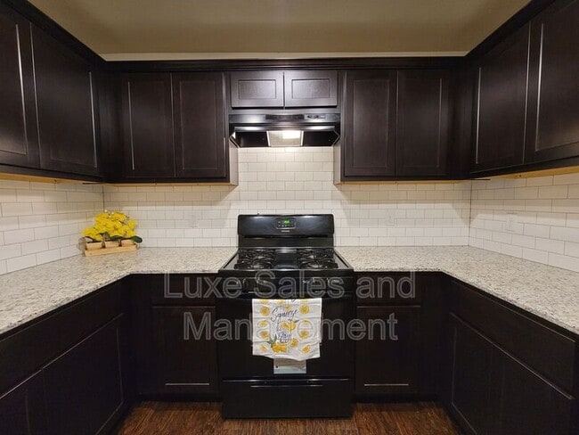 Building Photo - 8808 SW 45th St
