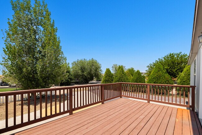 Building Photo - 24255 N Cleveland St