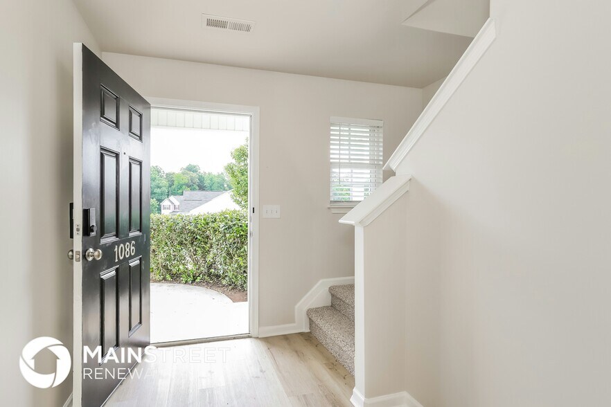 Building Photo - 1086 Aster Way