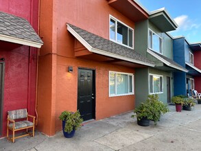 Building Photo - 10275 Mills Station Rd