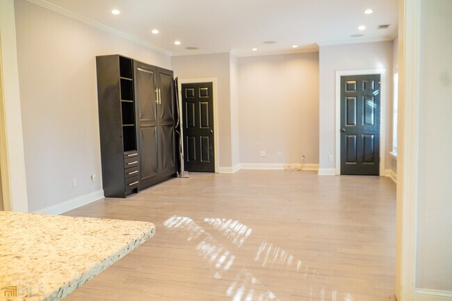 Building Photo - 1127 Ashton Bluff Dr NE