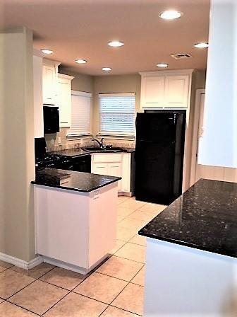 Building Photo - 1806 Knollcrest Cir