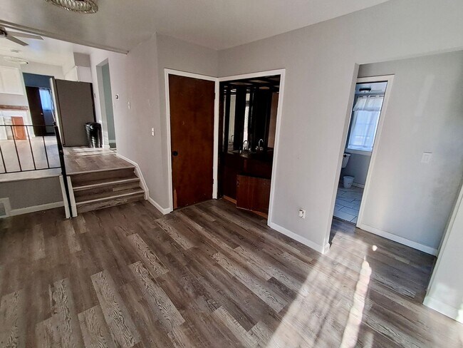 Building Photo - 4-Bedroom Colonial in Grand Blanc – Spacio...
