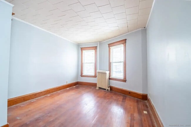 Building Photo - 62 Montauk Ave