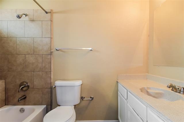 Building Photo - 934 Sanders Dr