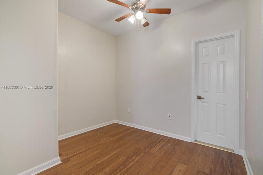 Building Photo - 4882 NW 108th Psge