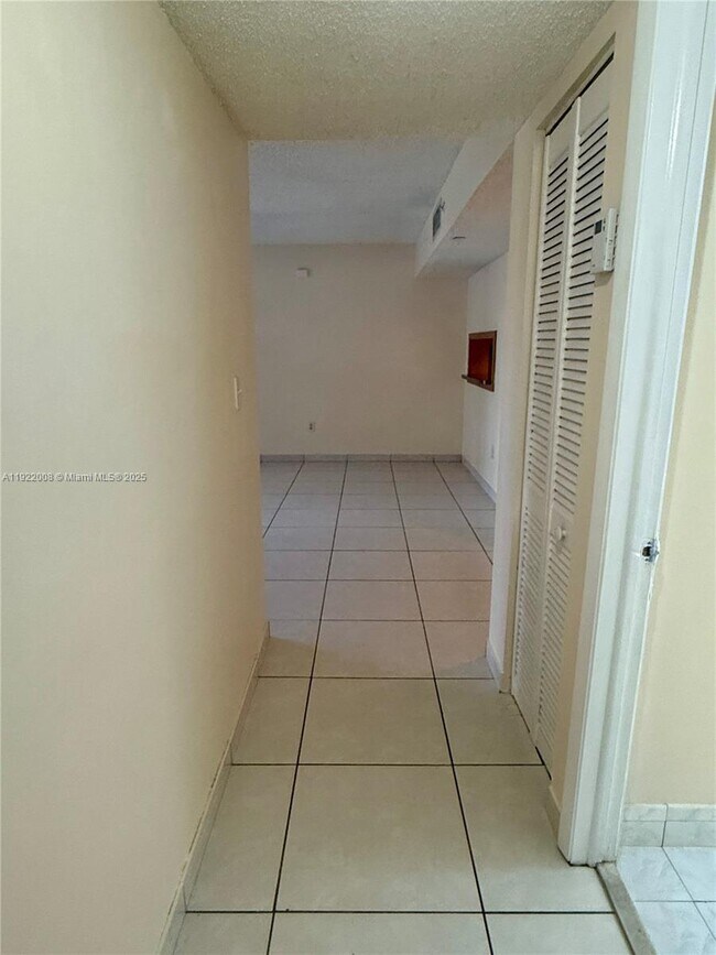 Building Photo - 8760 SW 133rd Avenue Rd