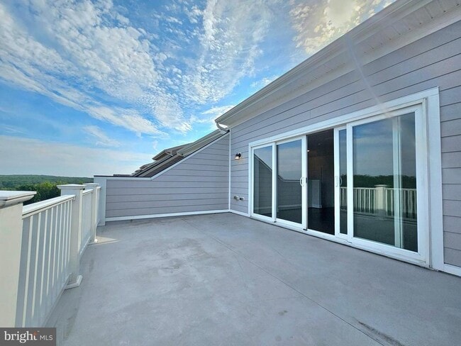 Building Photo - 17235 Branched Oak Rd