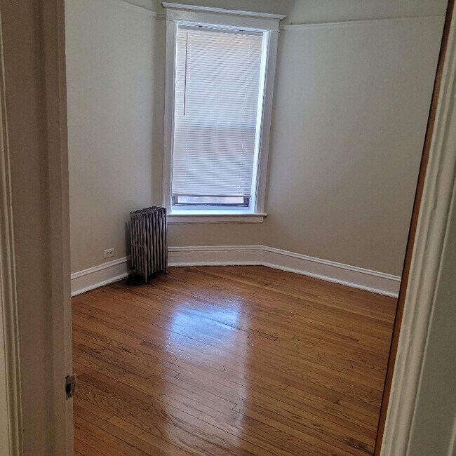 Building Photo - 4319 S Michigan Ave