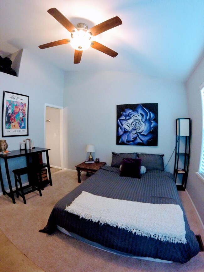 Bedroom 2 - 2918 Yates St