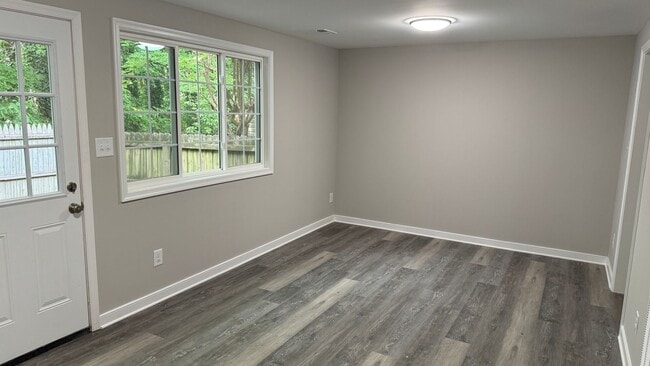 Building Photo - Town Home in Greenaire Woods
