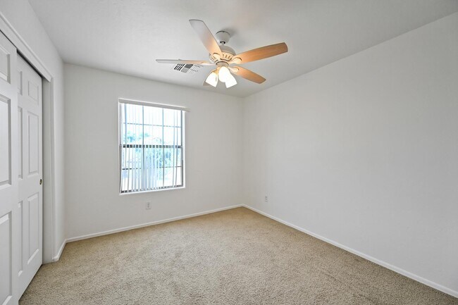 Building Photo - 1483 E Mia Ln