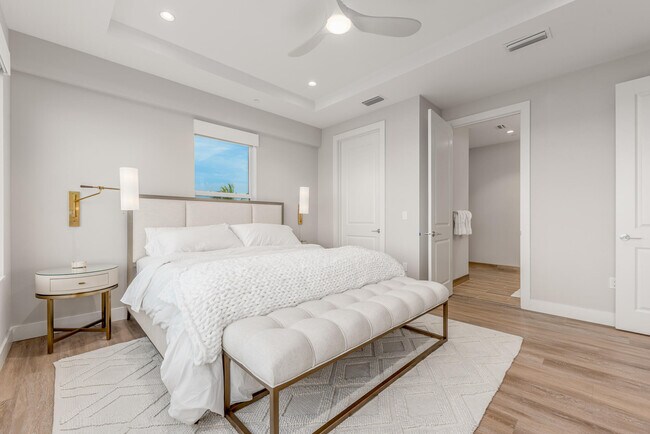 Building Photo - 41 SW Seminole St