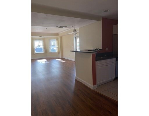 Building Photo - 10 Seaport Dr