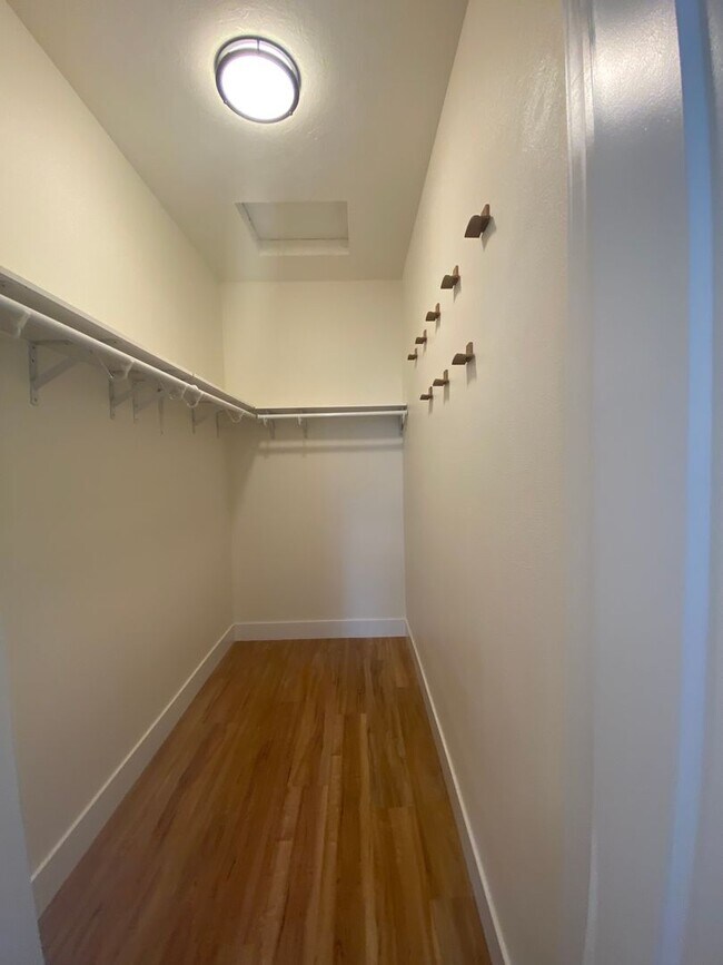 Building Photo - Mead School District-Upper unit Duplex 3 beds,2 bath Available June 10th