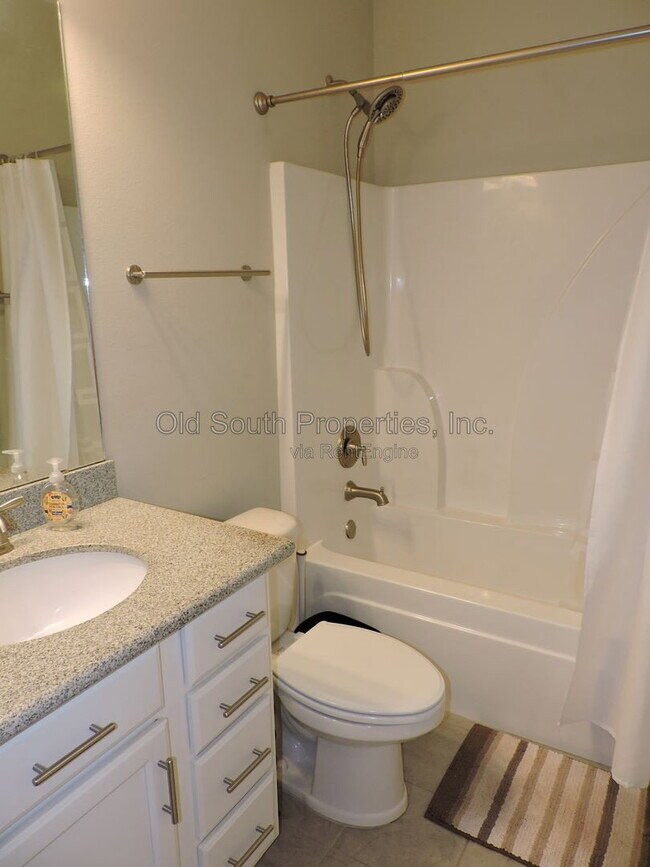 Building Photo - 5643 Vendome Ct