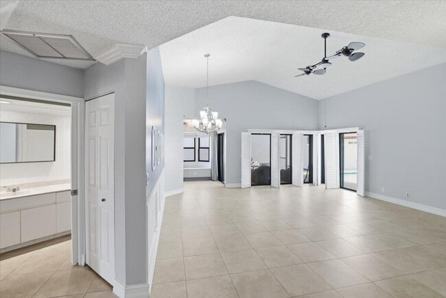 Building Photo - 21583 Villa Nova Dr