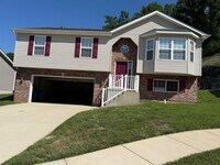 Building Photo - Completely Renovated!