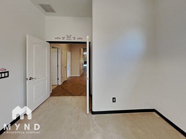 Building Photo - 11962 N Grape Ivy Pl