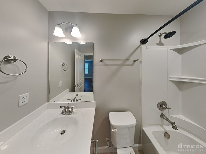 Building Photo - 2240 Pearwick Ct