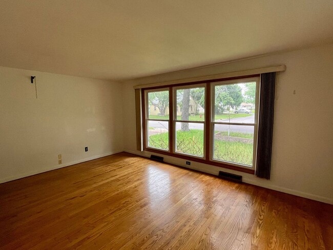 Building Photo - 3 Bed 1 Bath Single Family Home in Wausau