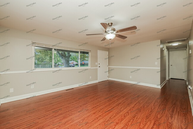 Building Photo - 4500 Henrich Dr