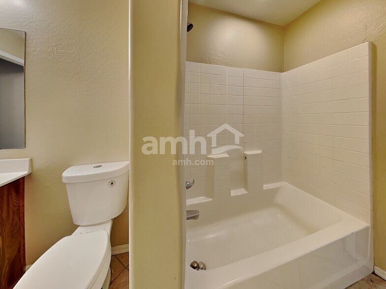Building Photo - 8110 S 48th Ln