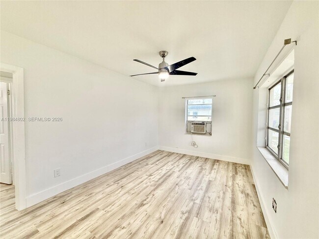 Building Photo - 1942 NE 172nd St
