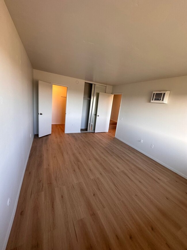 Building Photo - Clairemont Condo with VIEWS 2bd/1.5bth